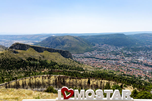 Bei Mostar fahren wir zur Fortica Aussichtsplattform hoch über der Stadt. 