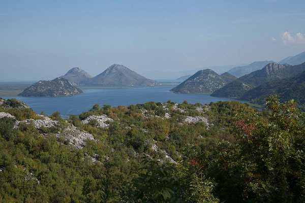 15.9. Unterwegs nach Virpazar, Blick auf den Skadarsko Jezero