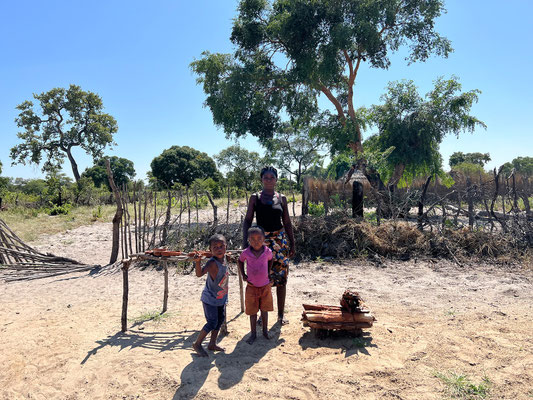 22.03. Am Rückweg zur Nunda Lodge shoppen wir noch ein wenig.