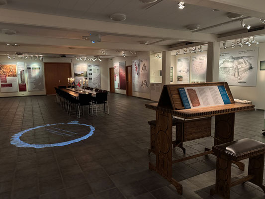 Wir sehen uns das Snorri Sturluson Museum (Snorrastofa) an.