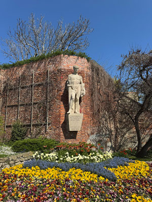 12.04. Schloßberg