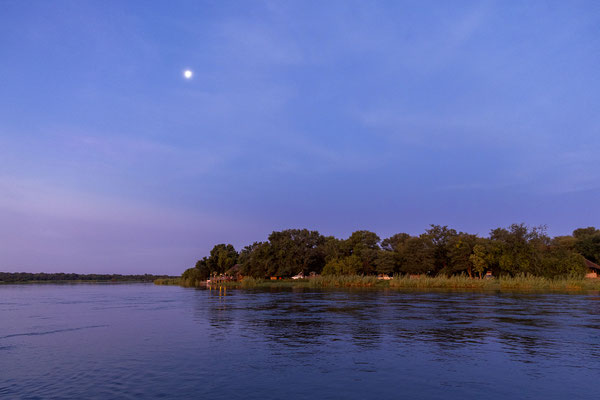 21.03. Sunset Cruise: Nunda River Lodge