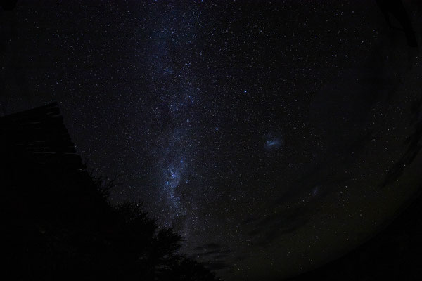 03.03. So einen Sternehimmel gibts nur in Afrika! Wir genießen es!
