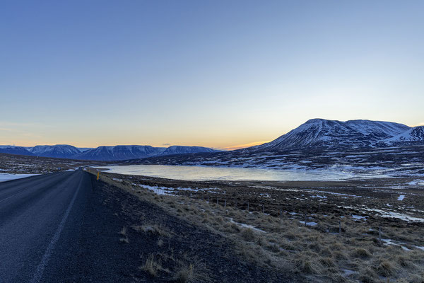 Nach dem Frühstück packen wir und starten Richtung Akureyri.