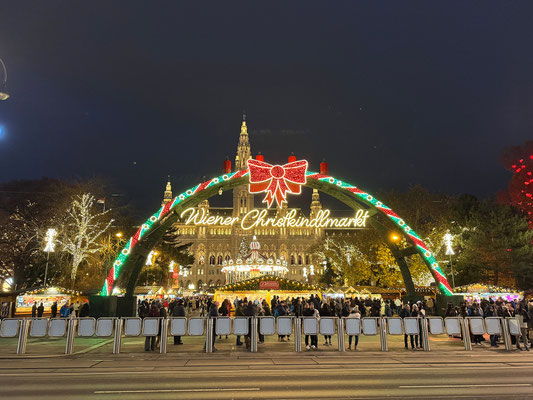 Christkindlmarkt am Rathausplatz