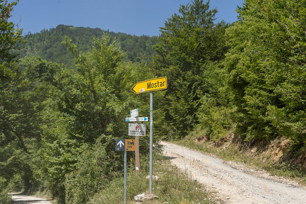 16.06. Nach dem Frühstück verlassen wir Sarajevo und fahren Richtung Mostar. Allerdings nehmen wir nicht die Hauptstraße ;-).