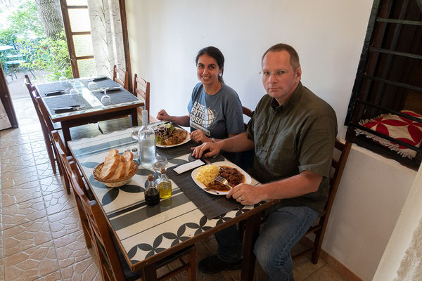 31.05. In Olmi-Cappella essen wir ausgezeichnet zu Mittag: Lamm- bzw. Kalbsragout