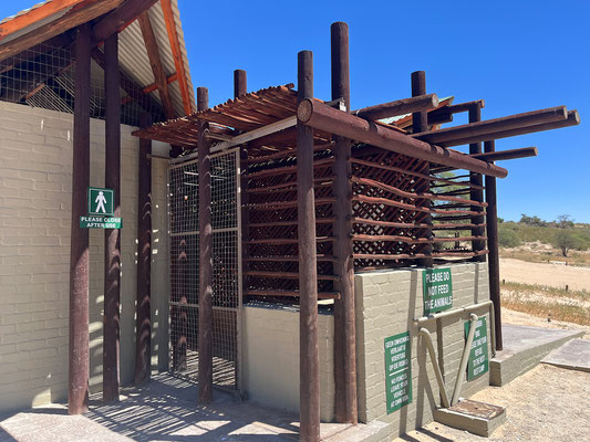 06.03. Die WCs an den Picnic Sites sind gut in Schuss (und gut gesichert).