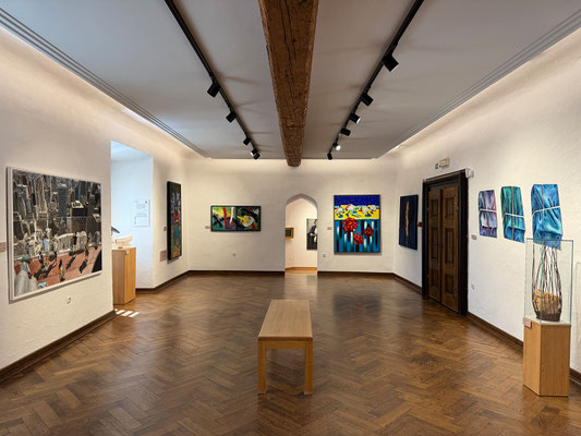 ... Kunstsammlung ist in der Burg untergebracht.