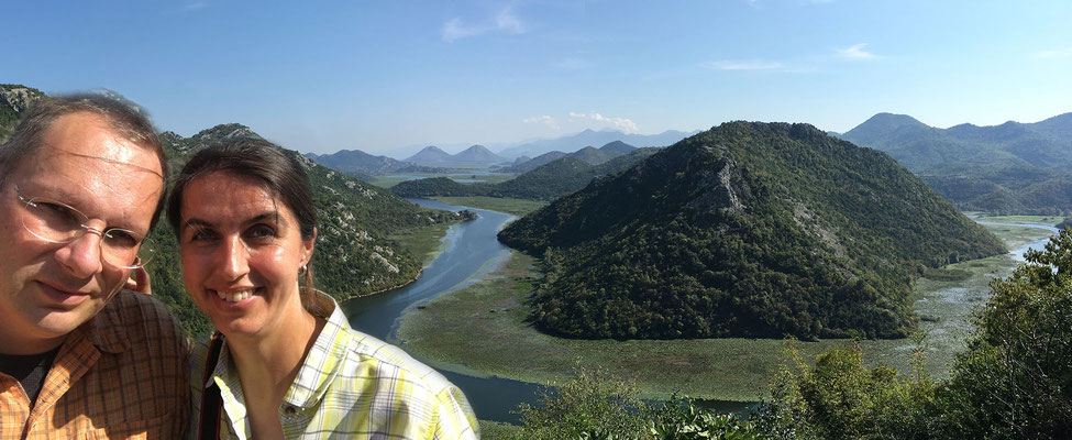 15.9. Auf dem Weg nach Rijeka Crnojevića haben wir einen tollen Ausblick auf den Skadarsko Jezero.