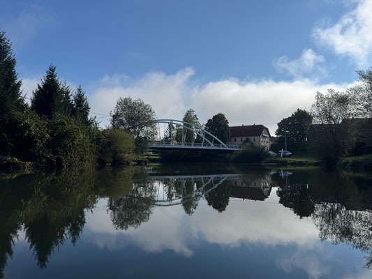Wir werden nach Podpeč gebracht und paddeln dann die Ljubljanica entlang retour nach Ljubljana.