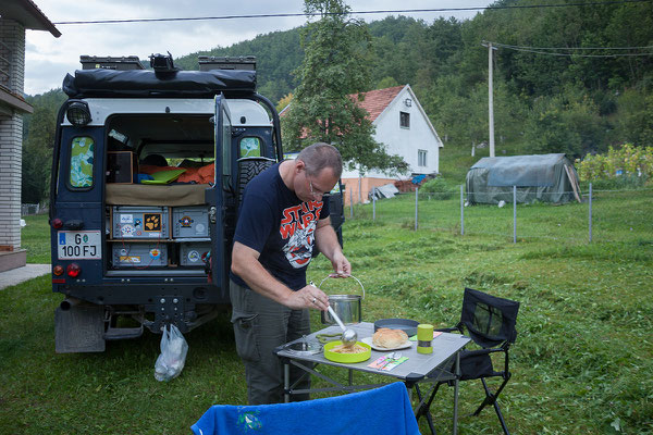 10.9. Wir übernachten im Garten der Familie Mitrić in der Nähe des Klosters.