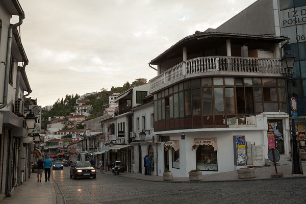 17.9. Die quirlige Balkanstadt Ulcinj vermittelt einen lebendigen und einladenden Eindruck.