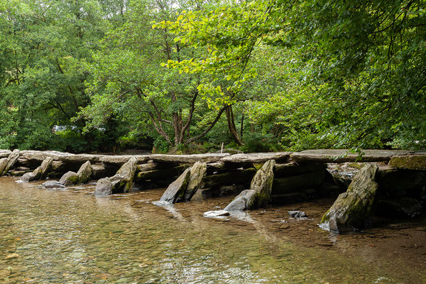 06.09. Exmoor: die Tarr Steps sind eine mittelalterliche Clapper Bridge über den Fluss Barle.