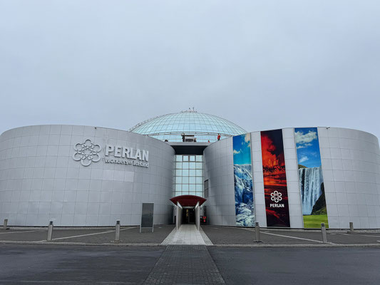 Die kommende drei Stunden verbringen wir in der Perlan. Geschichte, Geologie und Natur Islands sind hier großartig dargestellt!