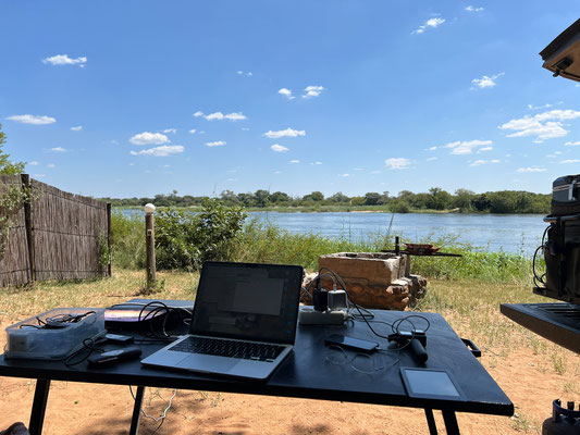 22.03. Nunda River Lodge: die Fotos wollen auch wieder einmal gesichert werden.