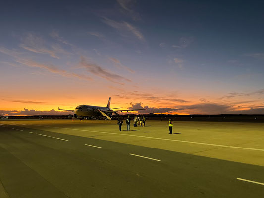 28.03. Pünktlich um 19:50 starten wir Richtung Frankfurt.