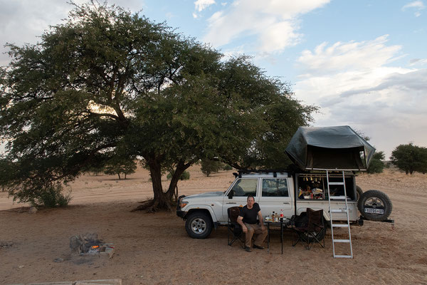 15.02. Übernachtung auf der Rooiputs Campsite Nr. 3, im Botswana Teil des Parks gelegen.