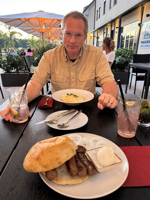 Im Restaurant La Grappa lassen wir es uns schmecken.