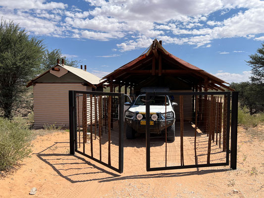03.03. Heute übernachten wir im Kalahari Tented Camp.