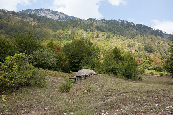 14.9. Vermosh, die Bunker in Albanien entstanden zw. 1972 und 1984 unter der Herrschaft Enver Hoxha's. 