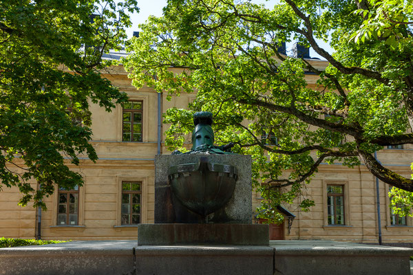 13.08. Suomenlinna: Ehrensvärd Grabmal