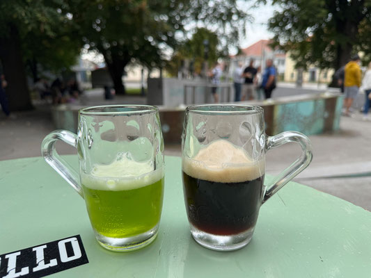 In den von Oskar Kogoj designten Bierkrügen kann man 6 slowenische Craftbiere verkosten. 