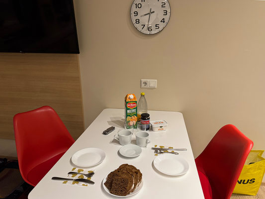 15.2. Wir frühstücken gemütlich und brechen gegen 10:00 auf. 