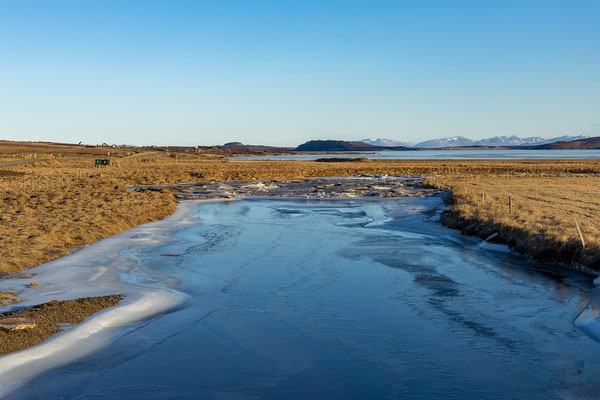 Wir fahren die Ostseite der Vatnsnes Halbinsel Richtung Norden.