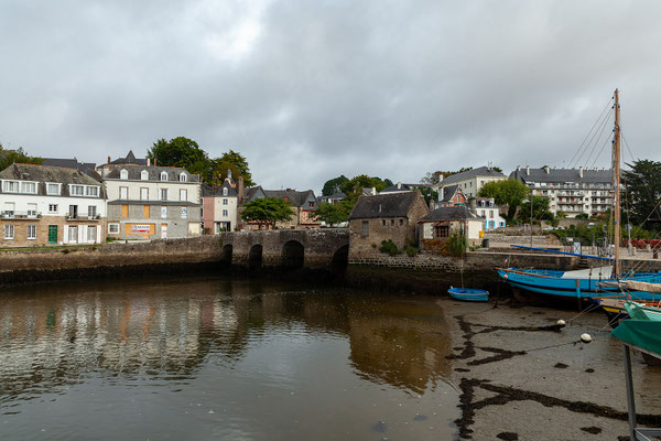 Besonders malerisch ist der Pont de Saint-Goustan in Auray.