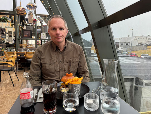 Im Hotel Keflavík essen wir ausgezeichnet.