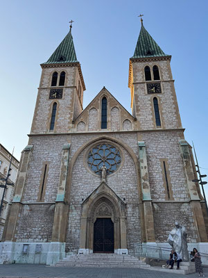 Ferhadija Füßgängerzone - Herz-Jesu-Kathedrale