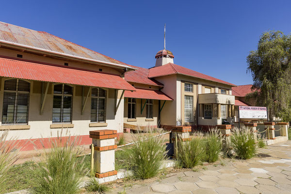 28.03. Stadtrundfahrt Windhoek: Nationalmuseum