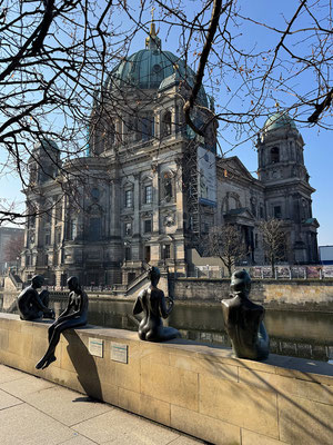 Berliner Dom & Drei Mädchen und ein Knabe