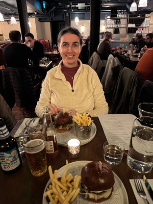 Burger & Lobster