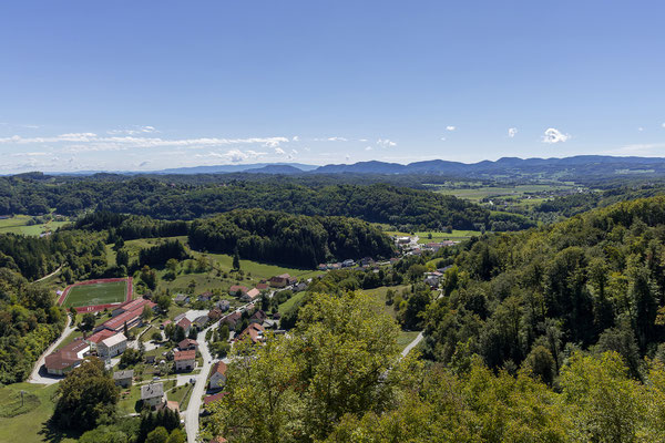 Die Aussicht von der Terrasse des Cafés ist großartig.