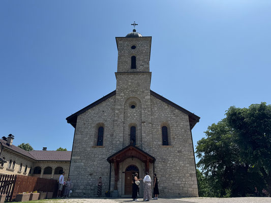 Nach dem Besuch der Kaskaden sehen wir uns das orthodoxe Kloster in Krupa na Vrbasu an.