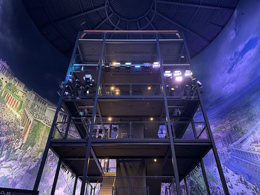 Das eindrucksvolle Panorama kann von einem mehrstöckigen Turm aus besichtigt werden.