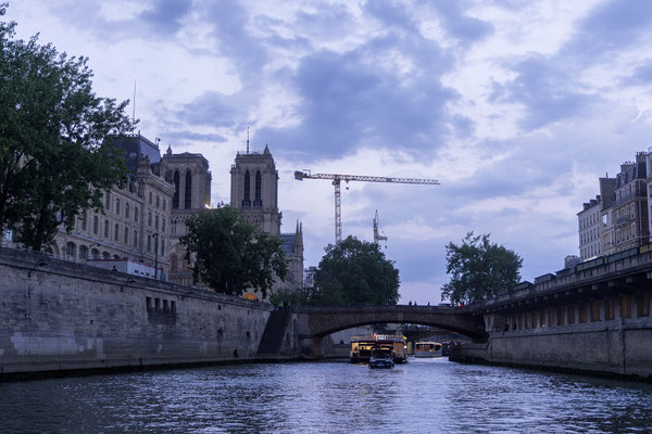 Unsere Bootstour endet wieder unterhalb von Notre-Dame