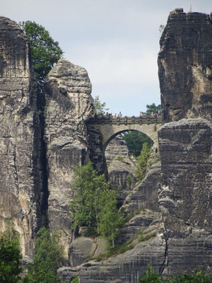 Die Basteibrücke zählt zu den Wahrzeichen der Sächsischen Schweiz