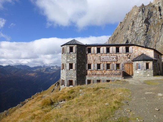 Die Sajathütte, ein Schloß in den Bergen