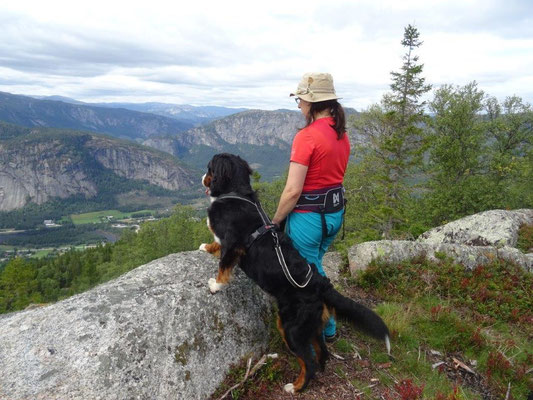 Selma und ich beim Aufstieg zum Valefjell