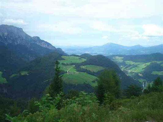 Blick auf Ettenberg mit Untersberg und Salzburg