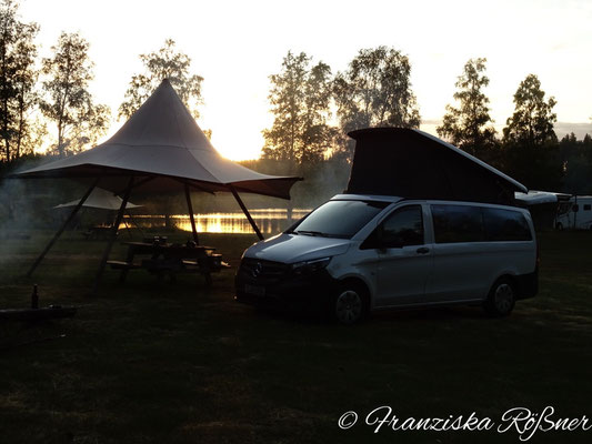 Abend auf dem kleinen Naturcampingplatz Bergslagsgården 