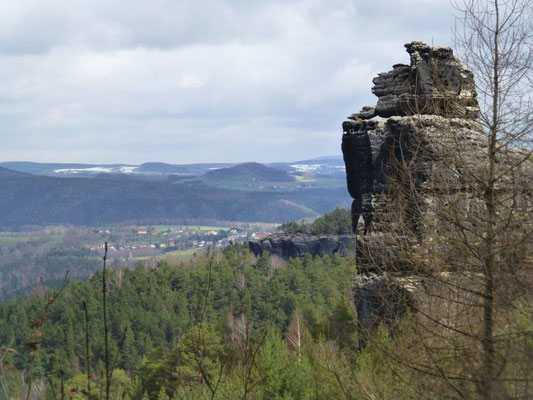 Blick vom Papststein zur Großen Hunskirche