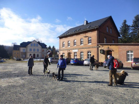 Start am Bahnhof in Jöhstadt