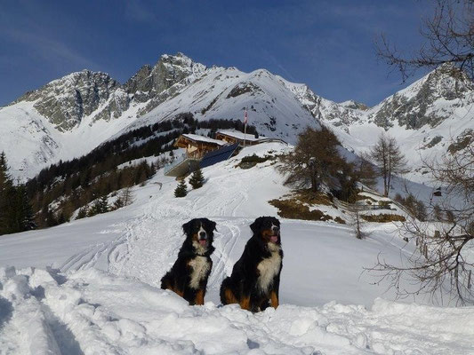 Gusti und Emma beim Aufstieg zur Nilljochhütte