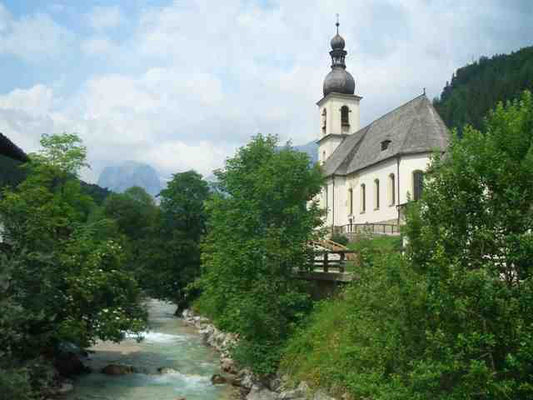 Blick zur Ramsauer Kirche