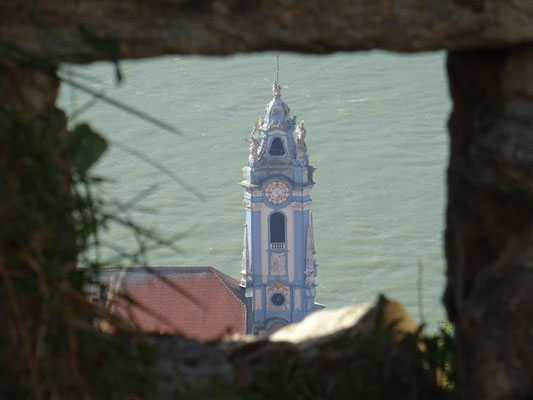 Der berühmte blaue Kirchturm der Dürnsteiner Kirche