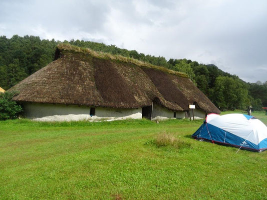 ... die einen Campingplatz und ein kleines Museum beherbergt
